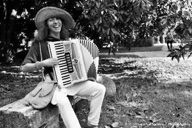 10 juin Chants du monde & avec Elisa Ulian Voix et accordéon – Concert participatif